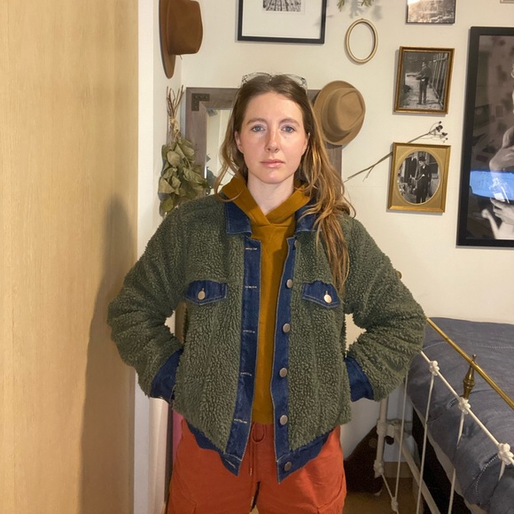 FUZZY GREEN JACKET - Picture 2 of 4